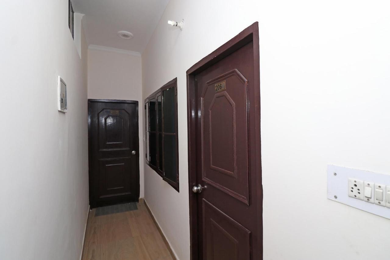 Oyo 27750 Bhagwati Residency Hotel Mirzāpur Buitenkant foto