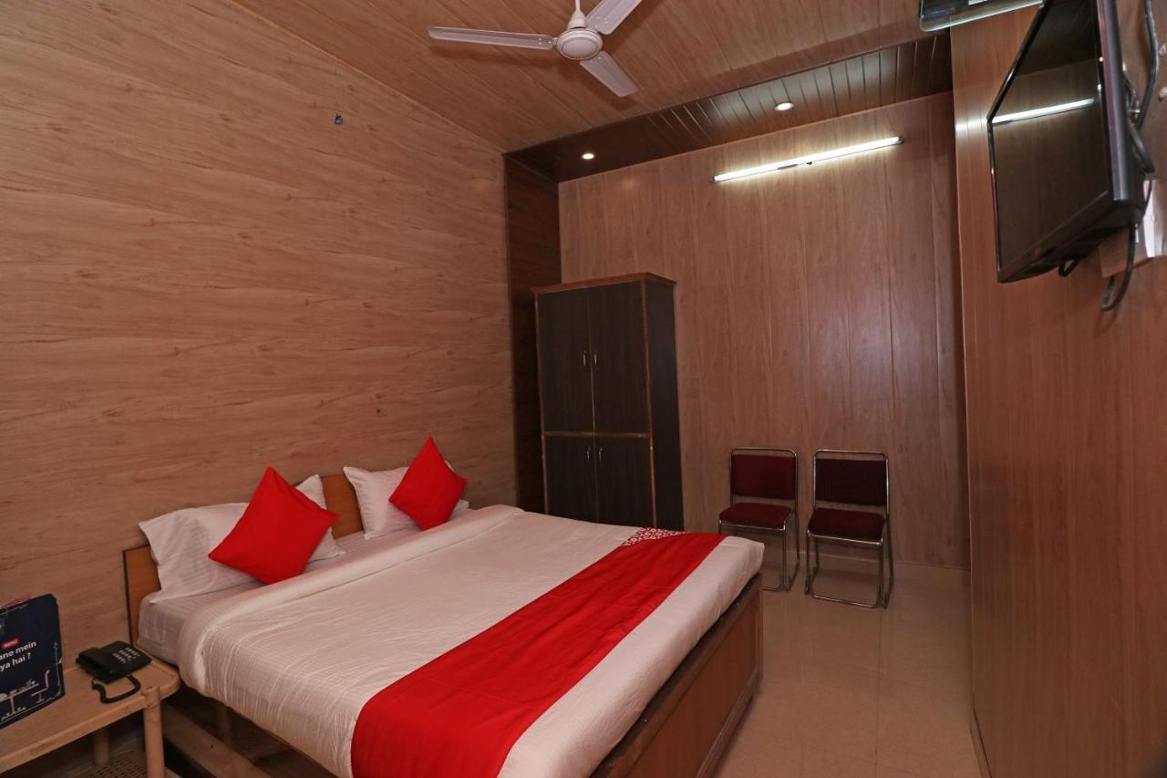 Oyo 27750 Bhagwati Residency Hotel Mirzāpur Buitenkant foto