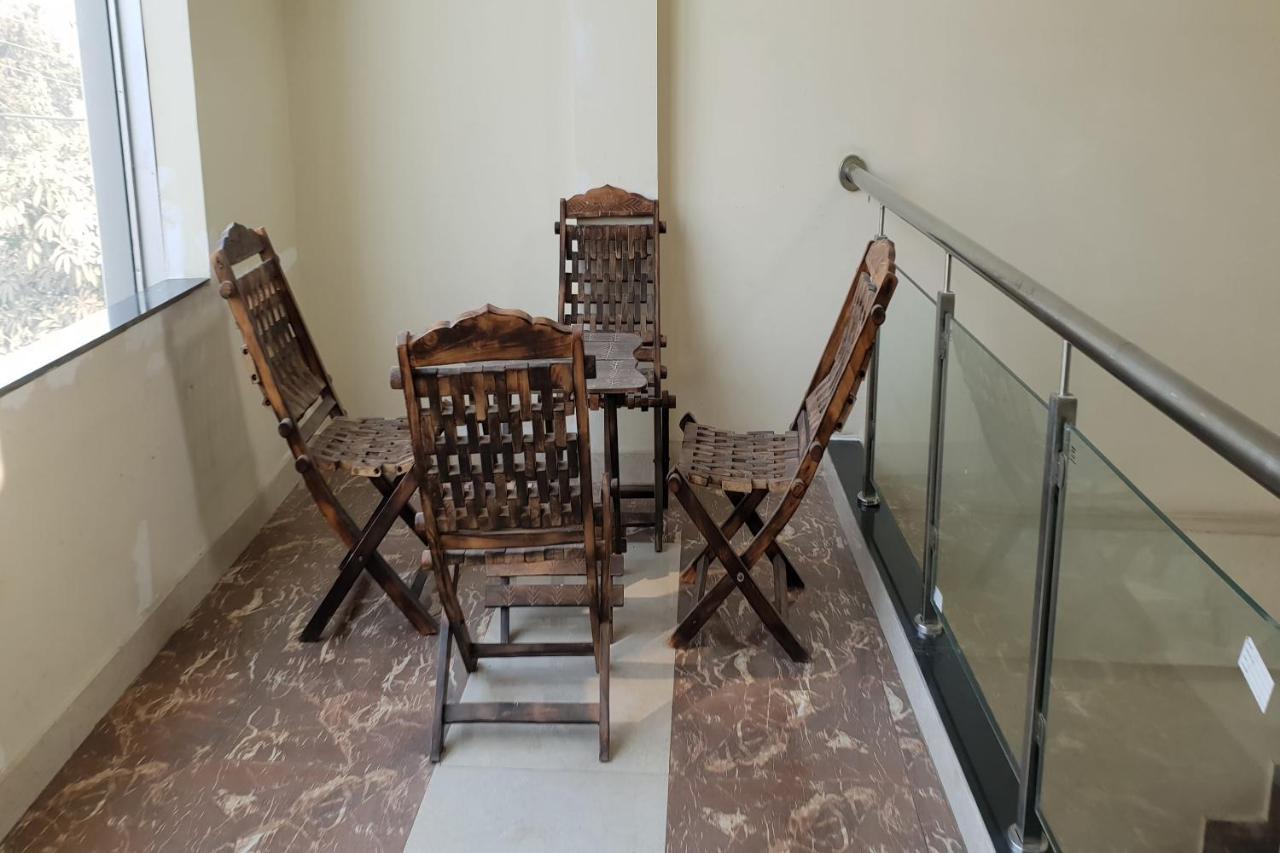 Oyo 27750 Bhagwati Residency Hotel Mirzāpur Buitenkant foto