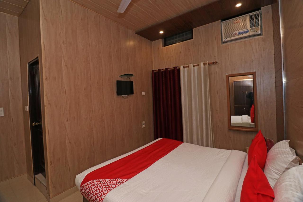 Oyo 27750 Bhagwati Residency Hotel Mirzāpur Buitenkant foto