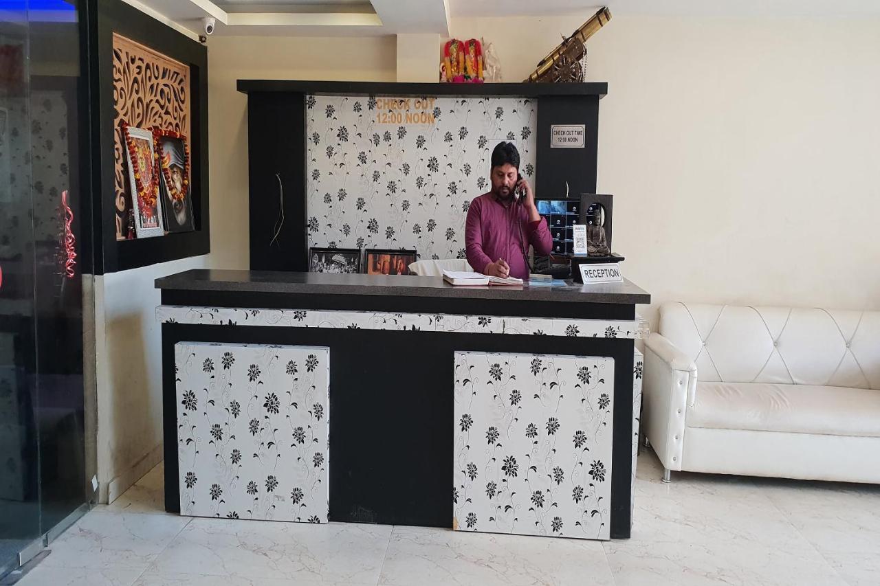Oyo 27750 Bhagwati Residency Hotel Mirzāpur Buitenkant foto