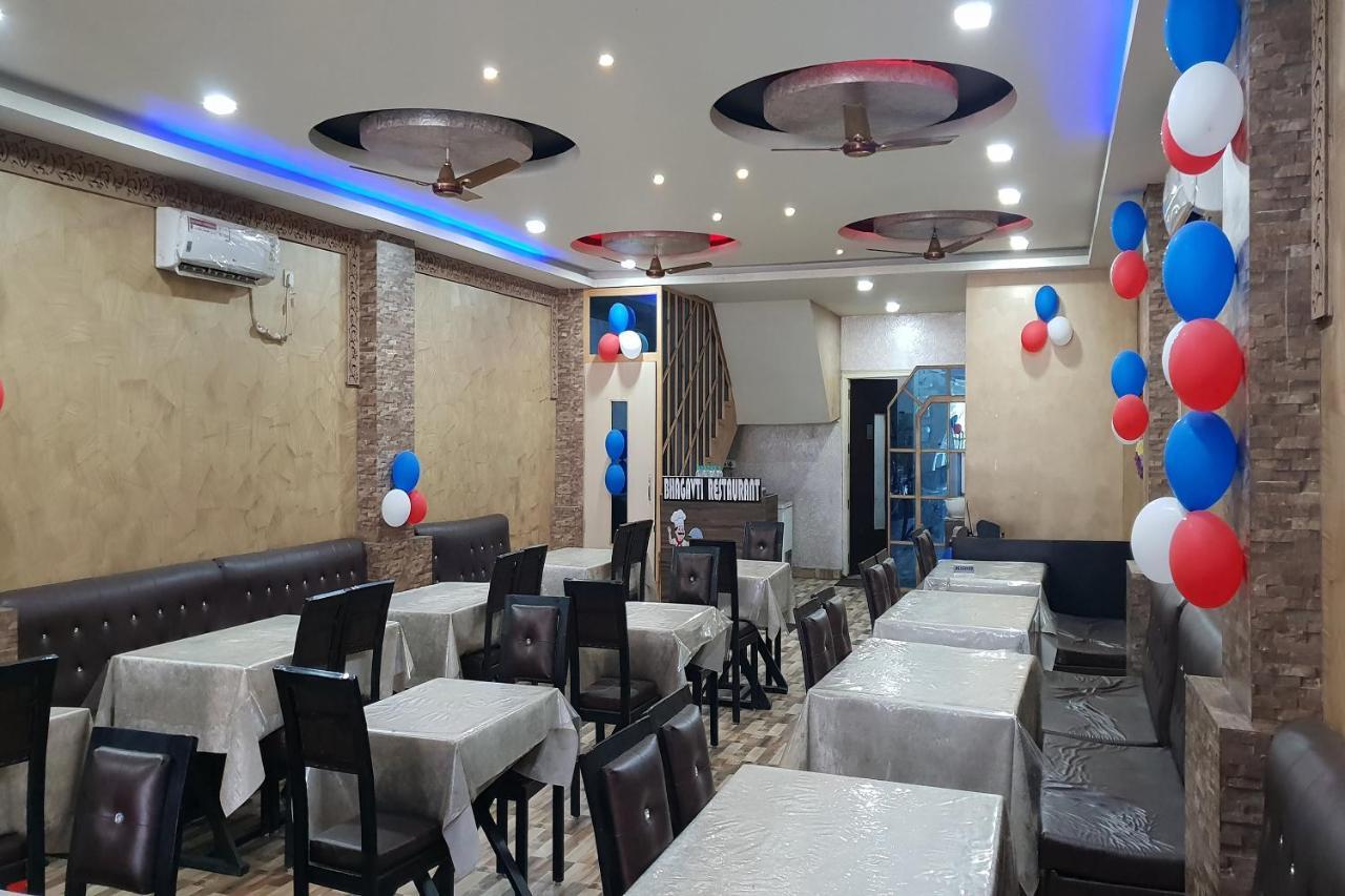 Oyo 27750 Bhagwati Residency Hotel Mirzāpur Buitenkant foto