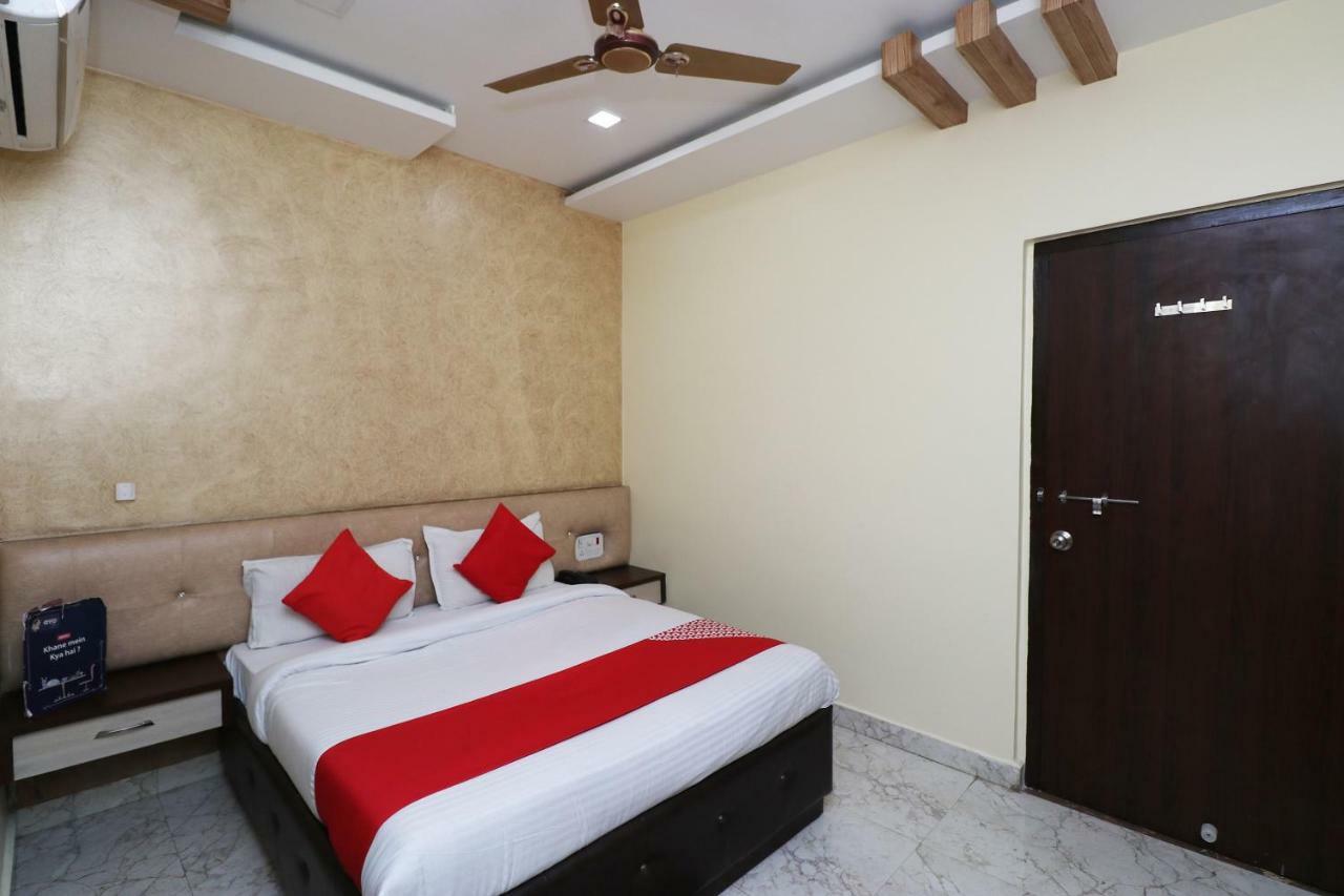 Oyo 27750 Bhagwati Residency Hotel Mirzāpur Buitenkant foto