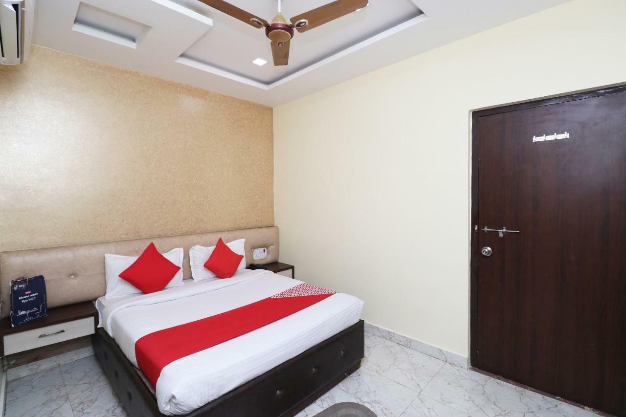 Oyo 27750 Bhagwati Residency Hotel Mirzāpur Buitenkant foto